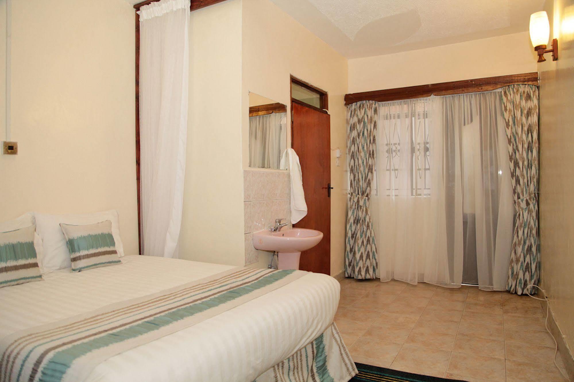 Magnolia Pine Bed & Breakfast Nairobi Exterior photo
